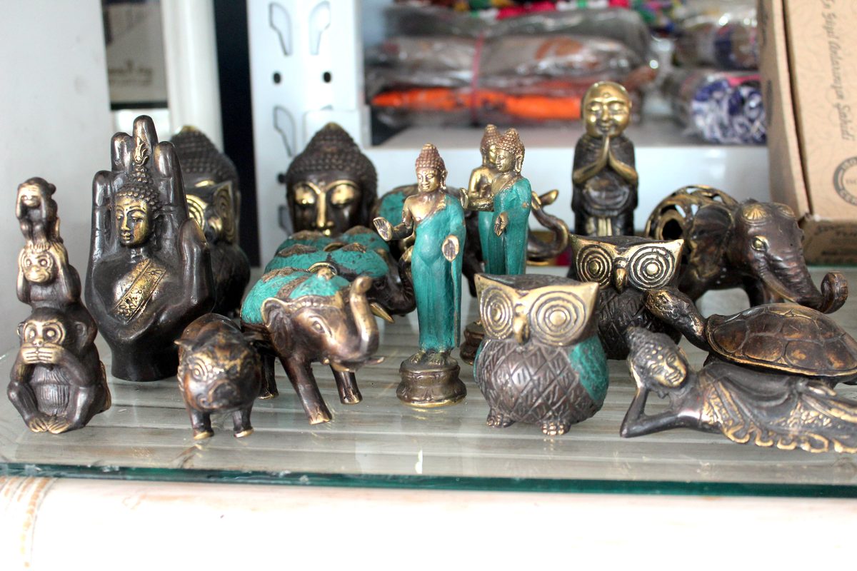 Colección figuras bronce Buda animales decoración artesanía India Granada