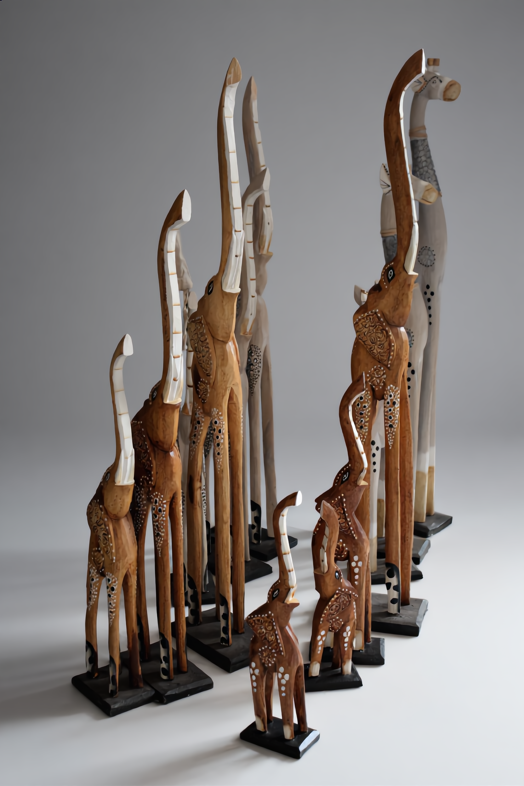 Colección jirafas madera tallada Bali decoración artesanía Granada