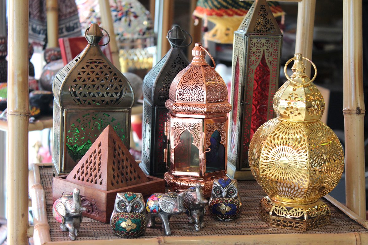 Colección lámparas marroquíes variadas latón cristal artesanía Marruecos Granada