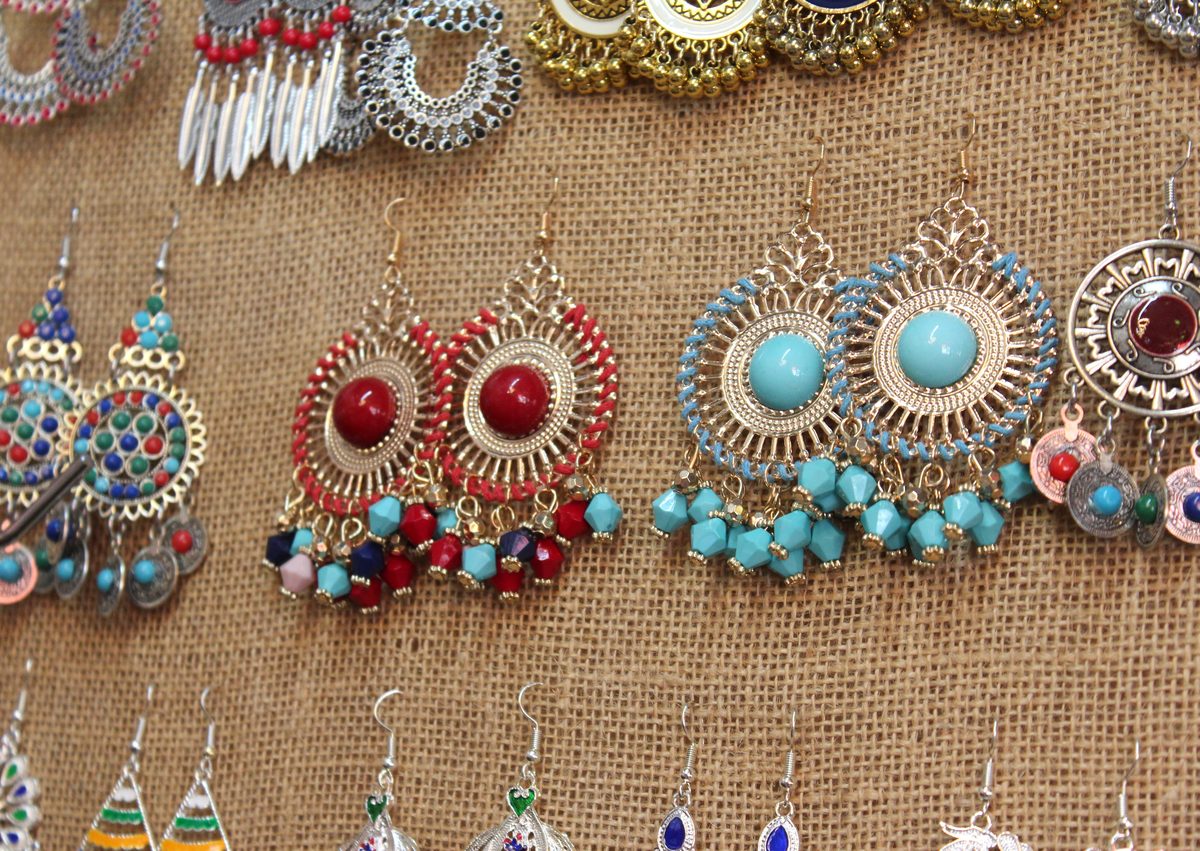 Colección pendientes étnicos variados joyería artesanal étnica Granada