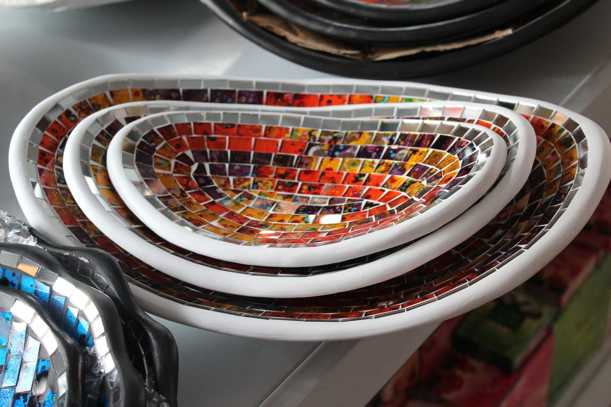 Cuencos mosaico cristal gota tonos cálidos artesanía turca decoración Granada