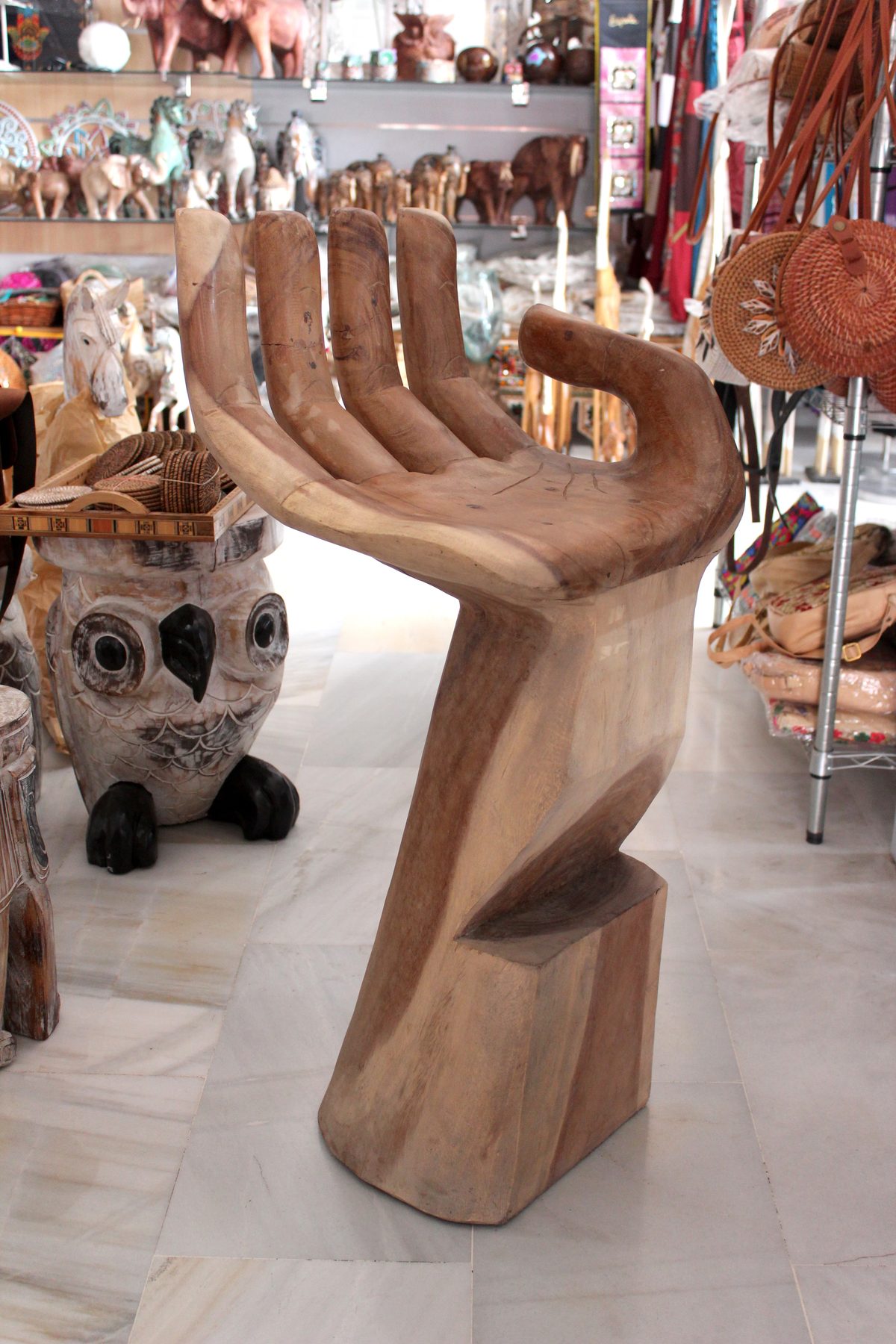 Escultura mano madera tallada artesanía Bali decoración hogar Granada