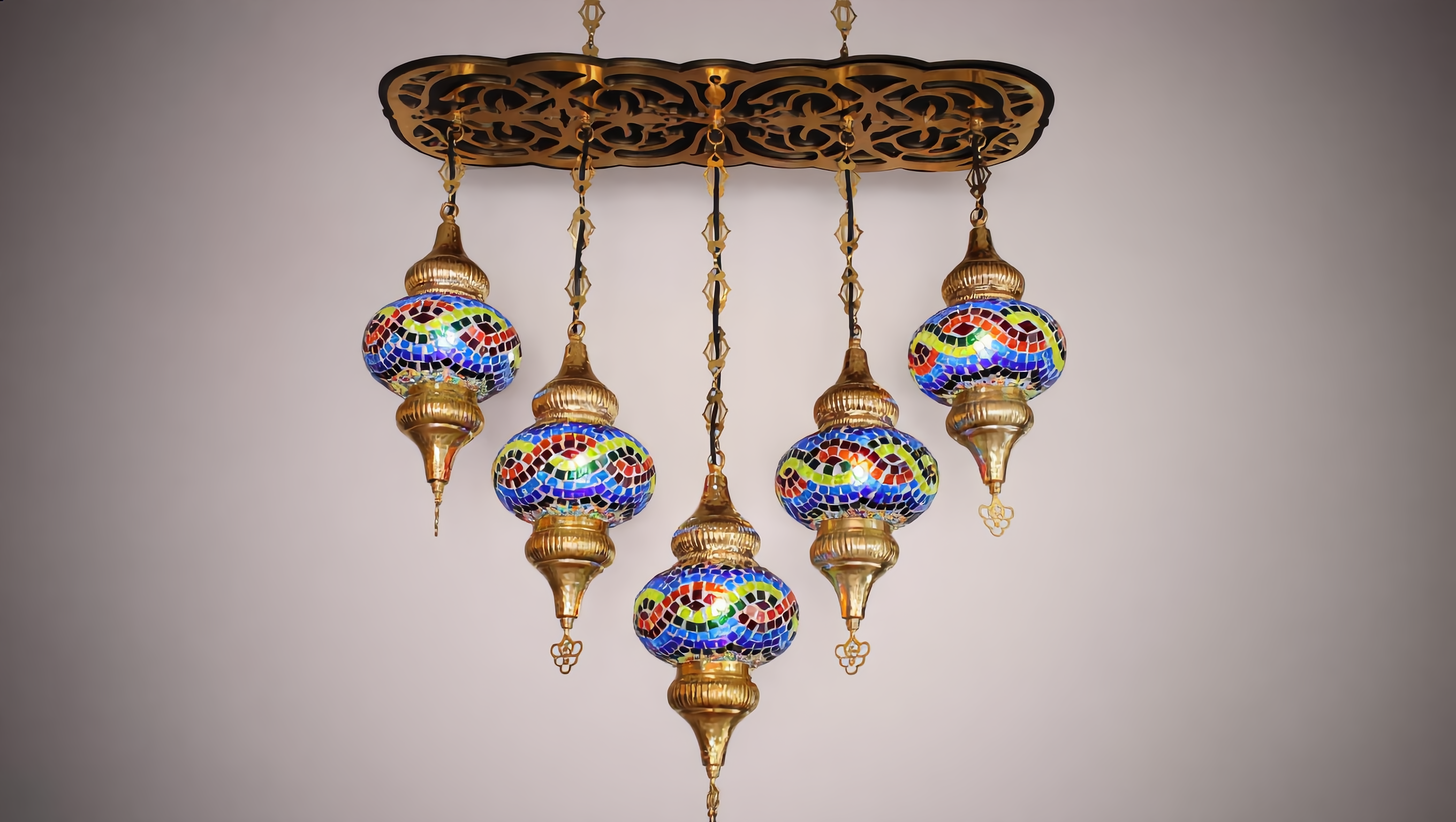 Lámpara araña turca mosaico 7 globos multicolor artesanía Granada