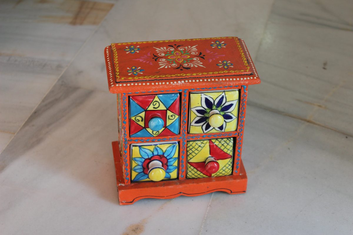 Mini cómoda india naranja cajones cerámica artesanía India decoración Granada