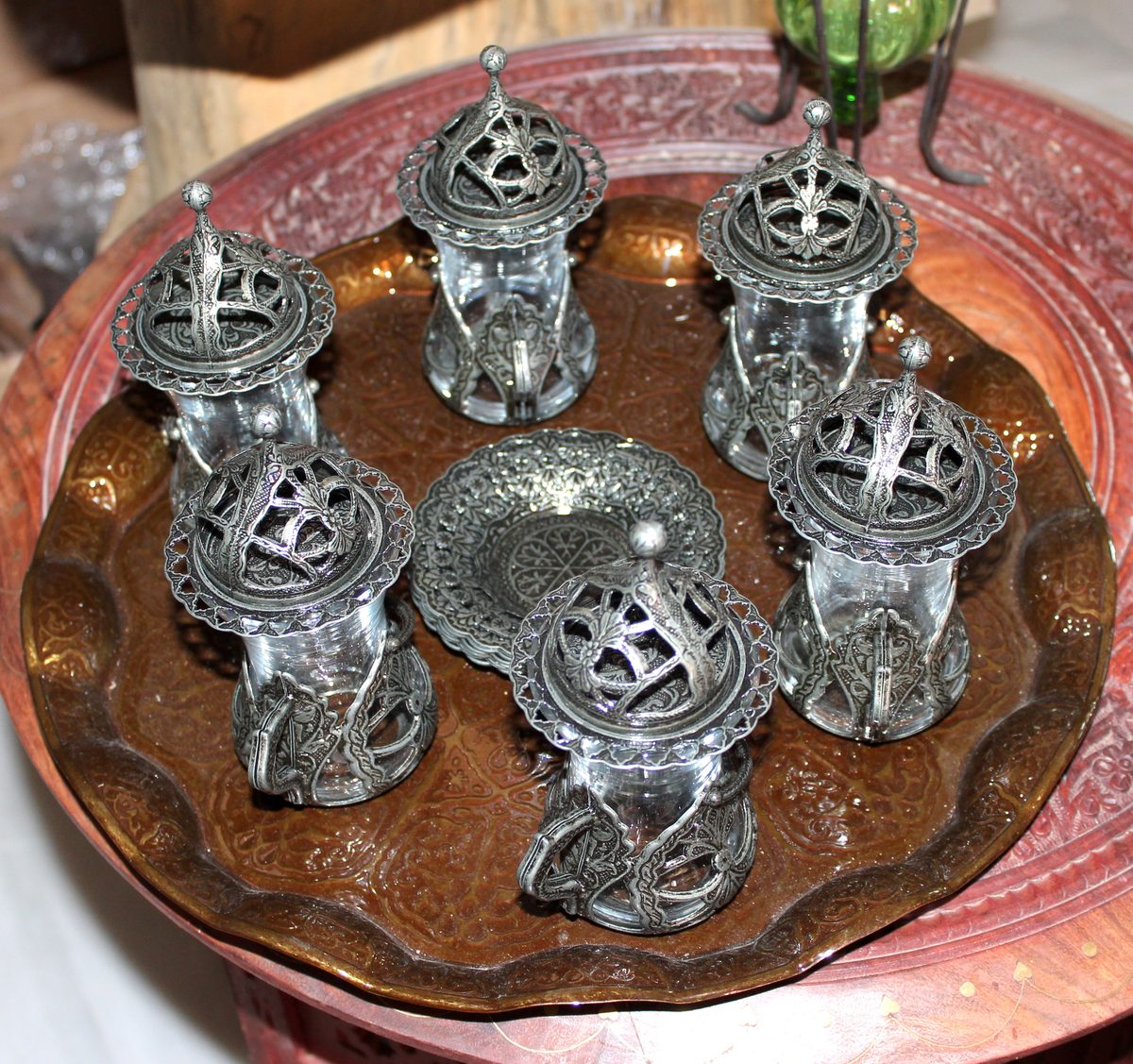 Portavelas marroquí bandeja cobre artesanía Marruecos iluminación decoración Granada